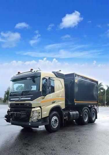 Hydraulic axle / puller trailer with heavy load
